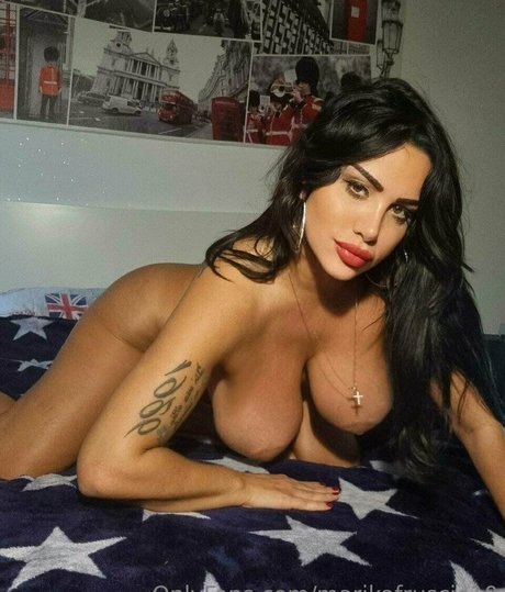 LGBTオンリーファン ポルノ 画像