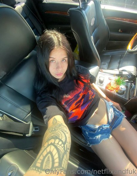 asmrマッサージオンリーファンズ 裸 画像