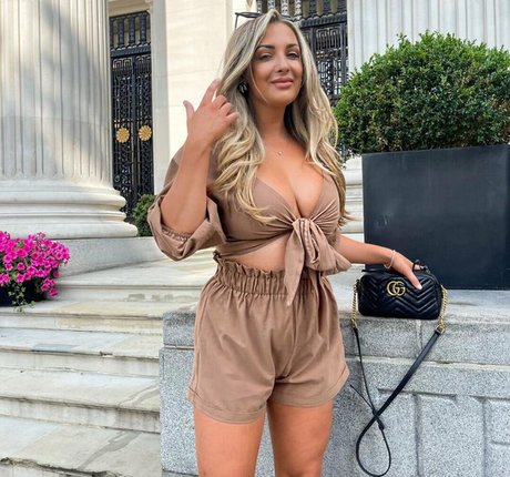 Daisydooxx ポルノスター 写真