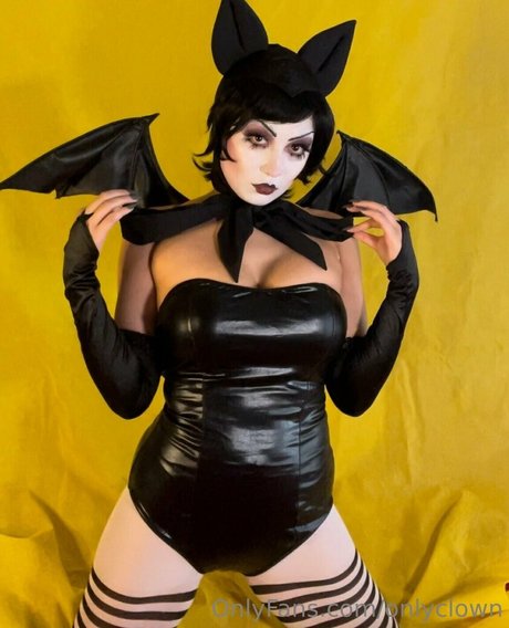 Onlyclown ポルノモデル 写真