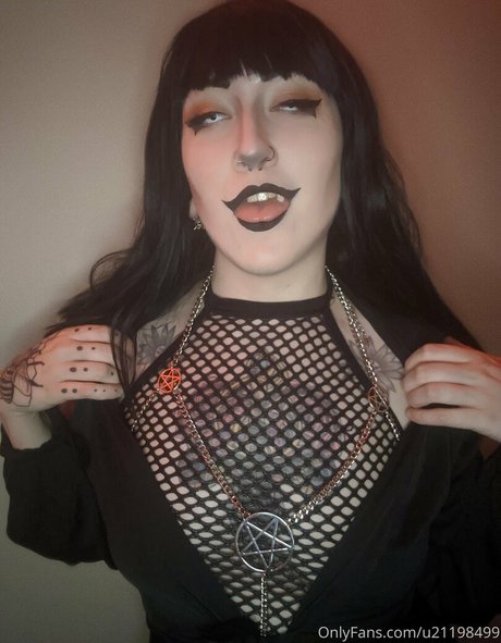 陸軍の熟女オンリーファンズ 無料アダルト 画像