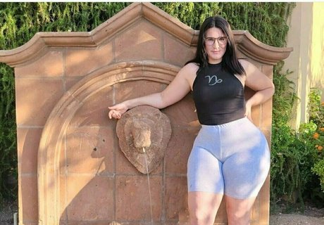 ニューハーフが男とセックスするオンリーファンズ えろ 画像