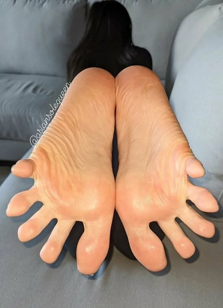 切断者オンリーファンズ 美しい裸 画像