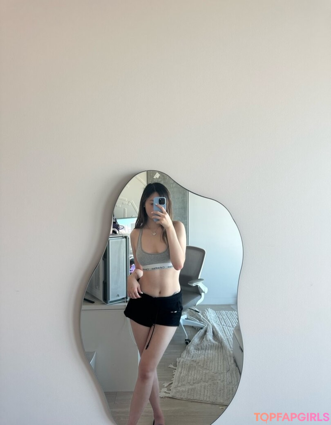 ミリタリーガールズオンリーファンズ ヌード 画像