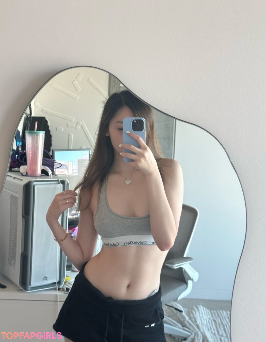 ティーンランジェリーオンリーファンズ 無料xxx 写真