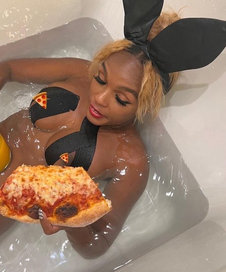 Janelle Monae 完璧なモデル 写真