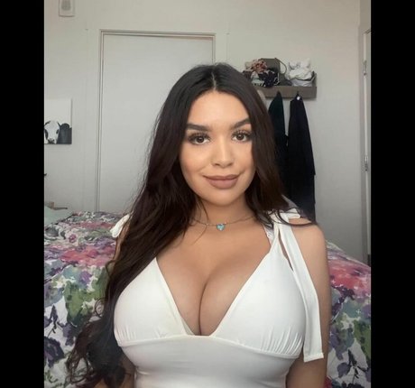 Erika M Diaz HDモデル 写真