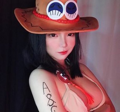 miraaamiku ポルノ女優 画像