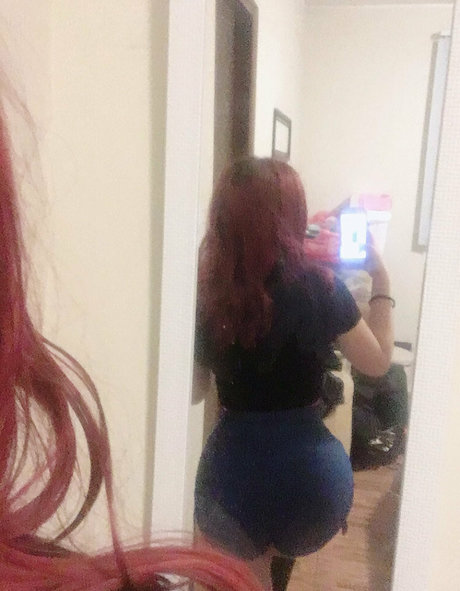 iamanothergirl ポルノスター アダルト 写真