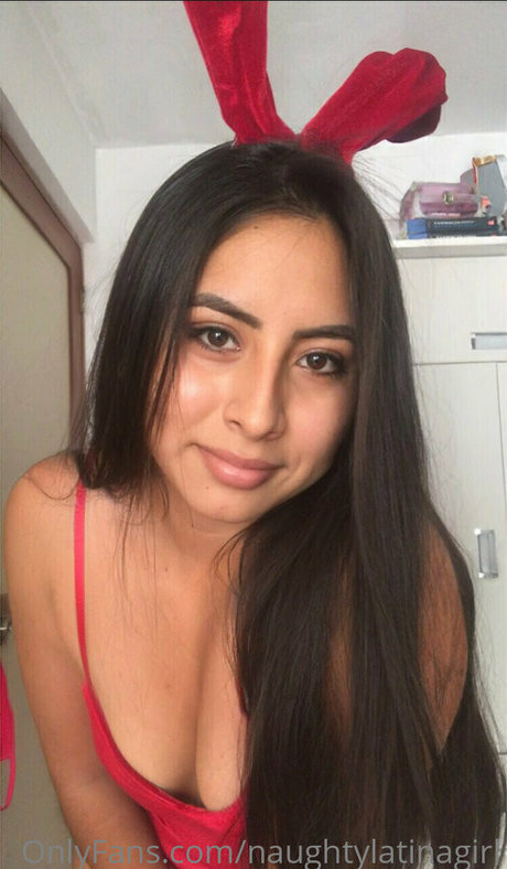 naughtylatinagirl 可愛いモデル 画像