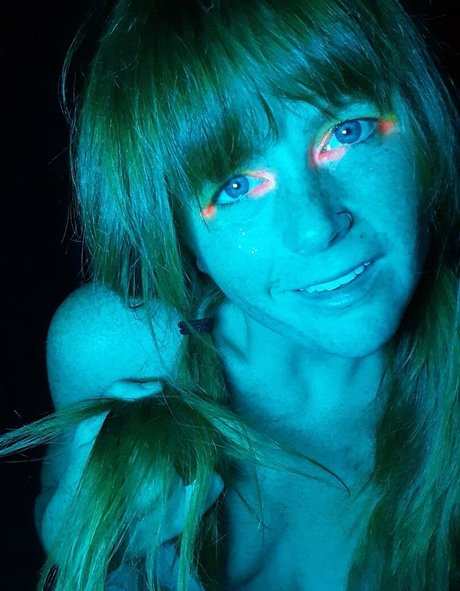 evieliekki ホットモデル 写真