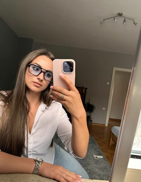 NaughtyCola 最高のスター 画像