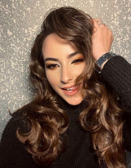 NaughtyCola 完璧なモデル 写真