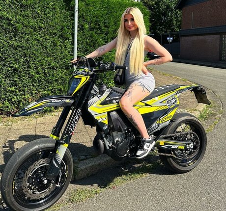 ジムのインフルエンサーオンリーファンズ 無料ポルノ 画像