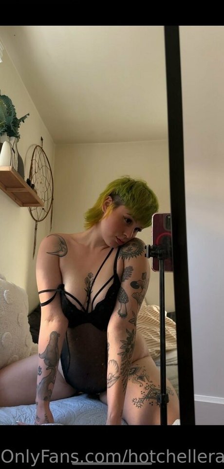 hotchellerae スター 裸 写真