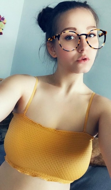 mel0dic erotic 美しいスター 画像