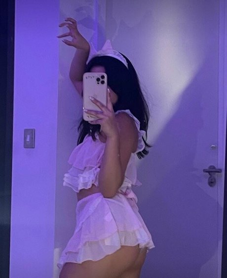 Ashlyne ホットスター 写真