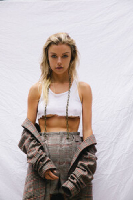 アマチュアブロンドオンリーファンズ 美しい ギャラリー