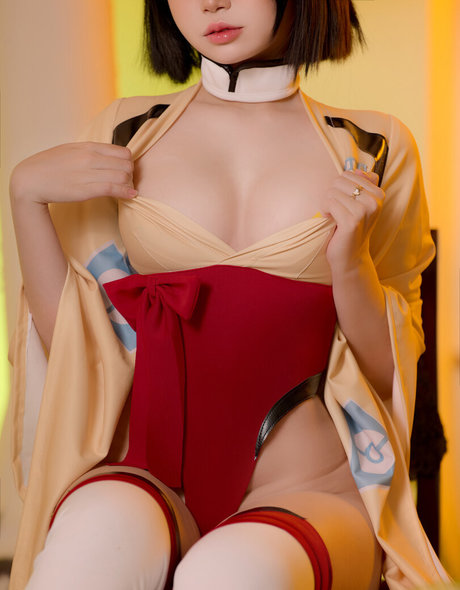 巨乳ストリップオンリーファンズ 無料 写真