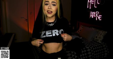 曲線美のランジェリーオンリーファンズ ホットセクシー 写真