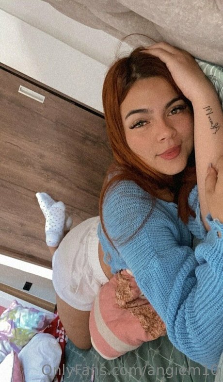 angiem10 ホットスター 写真