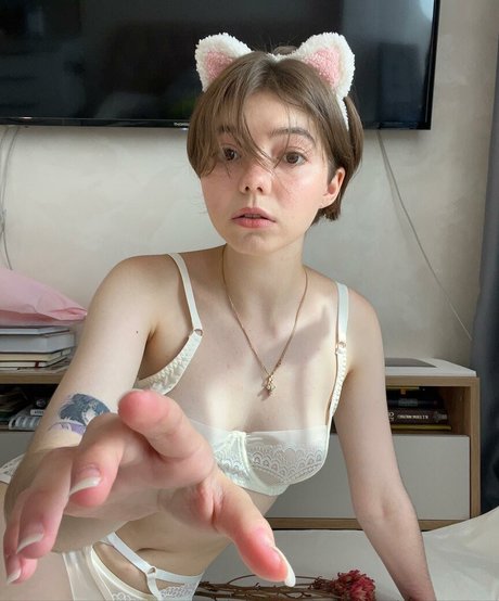 Plumpy mage ヌード女優 写真