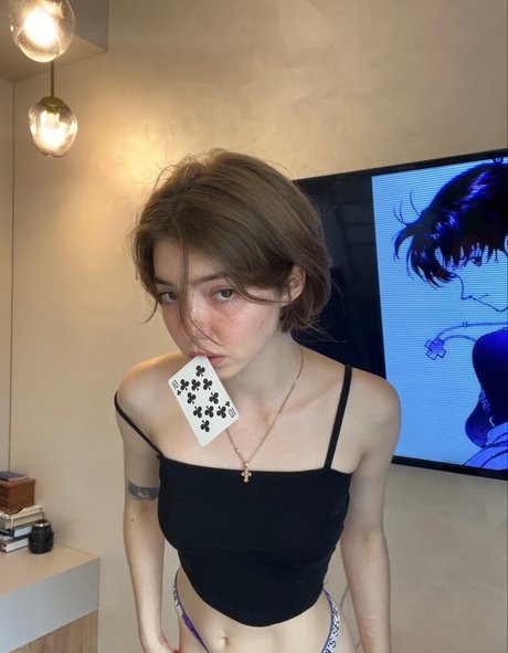 ぽっちゃりブロンドのオンリーファンズ ポルノ 写真