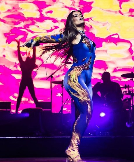 Nelly Furtado ポルノ女優 画像