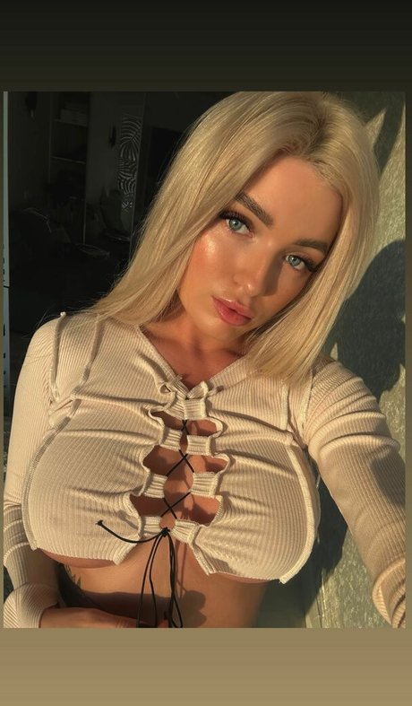 フェイシャルオンリーファンズ アダルト 写真