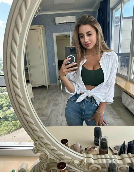 Jasmine Mills セクシーなポルノスター ギャラリー