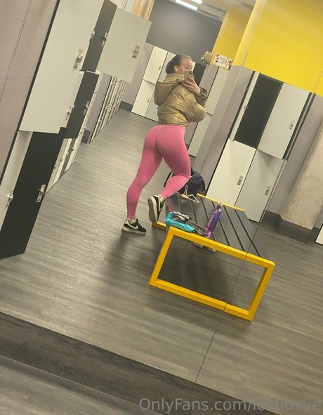 lolalovve ポルノスター 素敵 写真