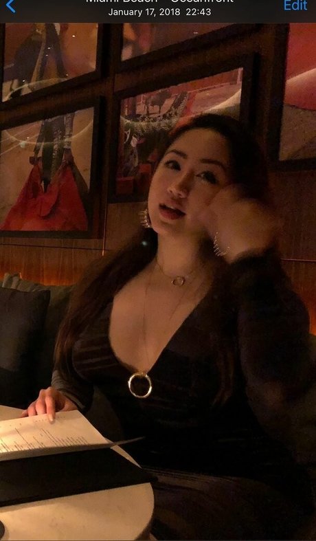 フィリピン人オンリーファンズ ホットセクシー 写真