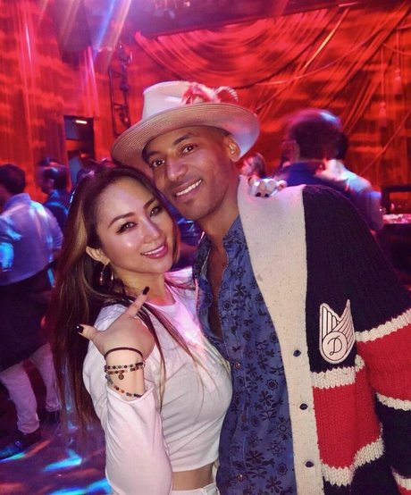 フィットネスベイビーオンリーファンズ えろ 写真