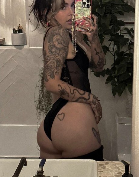 ティーンランジェリーオンリーファンズ ポルノ 写真