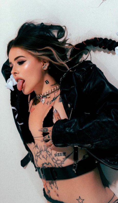 バン・オンリーファンズ ホットセックス 写真