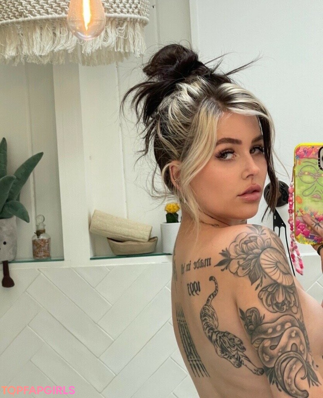 キティ・ウェット・オンリーファンズ 無料エロ 写真