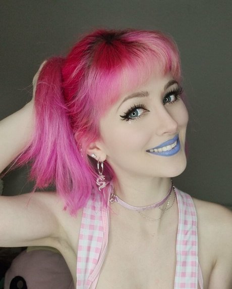 liiensue ヌードスター 写真