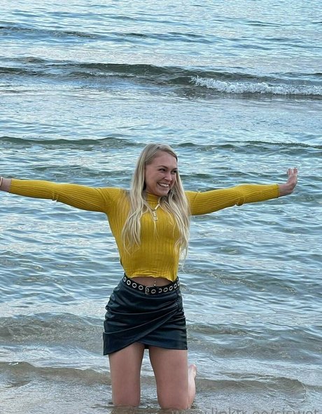 軍事オンリーファンズ ホット裸 ギャラリー