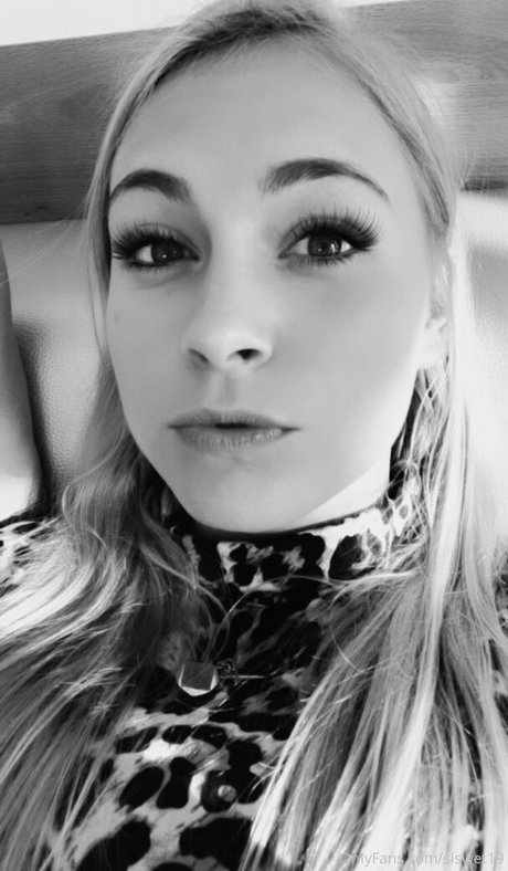 トランス熟女オンリーファンズ 美しいxxx 写真