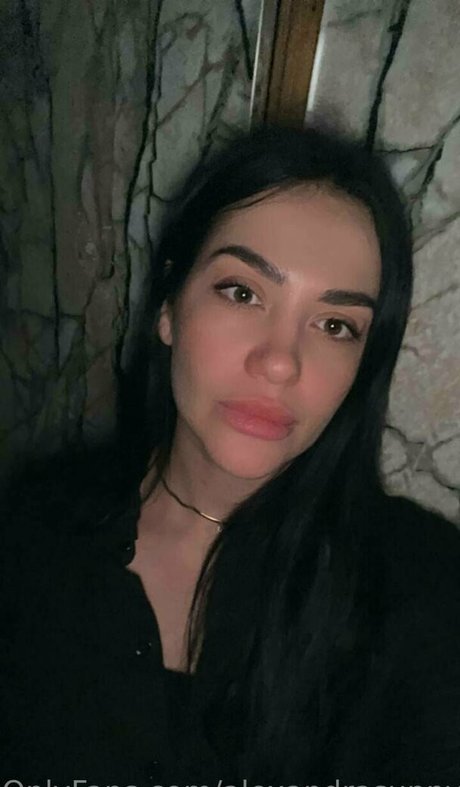 ぽっちゃりブロンドのオンリーファンズ 美しいヌード ギャラリー