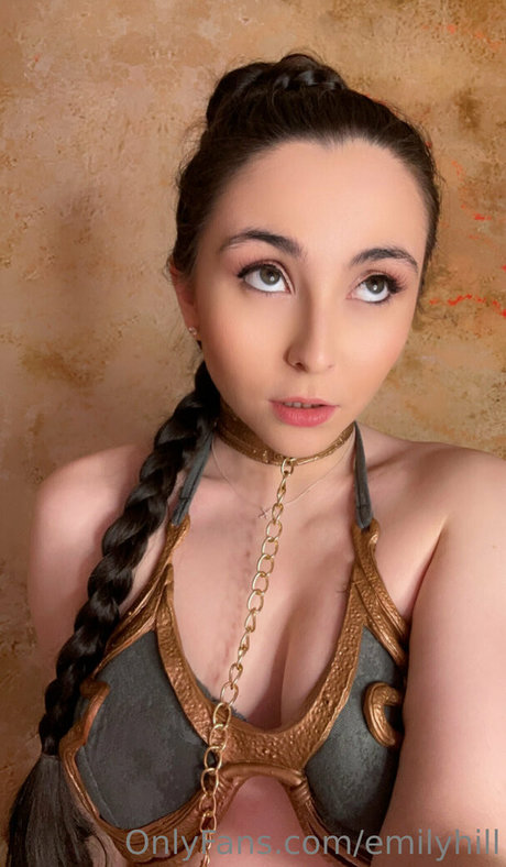 トランス熟女オンリーファンズ セクシーヌード ギャラリー