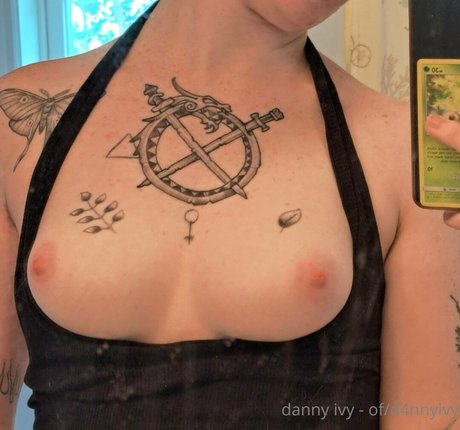 ヌード妻オンリーファンズ ホット裸 ギャラリー