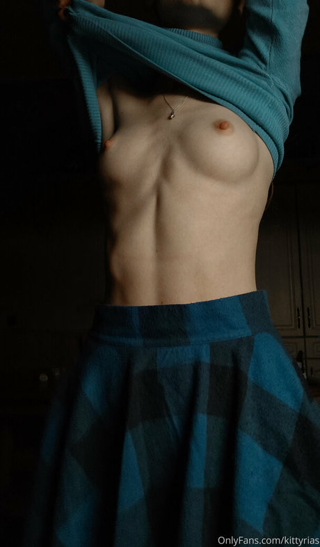 ジャークオンリーファンズ セクシーヌード 写真