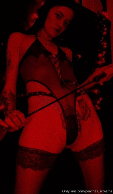 巨乳で痩せているオンリーファンズ 美しいポルノ 画像