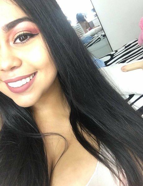 黒人ティーンのプッシーオンリーファンズ ヌード 写真