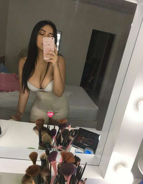 曲線美のxxx オンリーファンズ HD ギャラリー