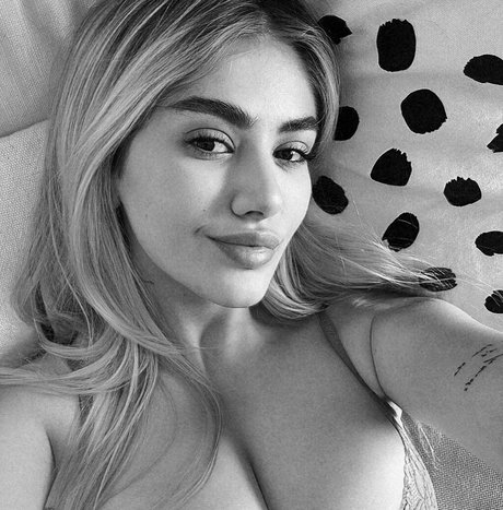 lisa straube 裸のモデル 写真