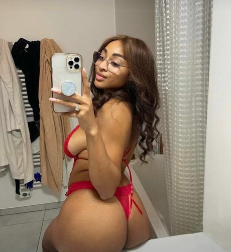 Ashleyroseglam ポルノモデル 写真