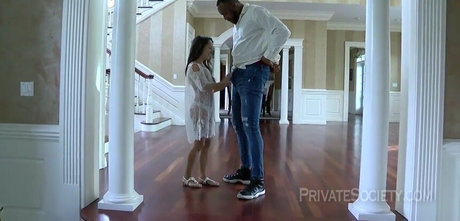 Freya Von Doom 裸のモデル 画像