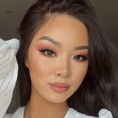 Kathryynn ホットなモデル 写真